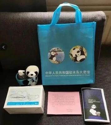 萬里送溫暖 多部門聯合行動，為海外學子發放防疫健康包